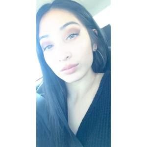 Meet your Posher, Desiree